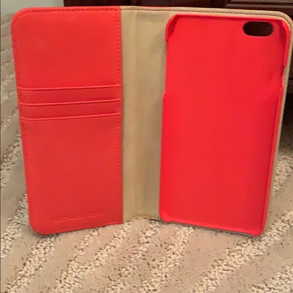 Michael Kors IPhone 7plus - Picture 2 of 3